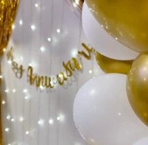 decorations White & Gold Opulent Anniversary Decoration