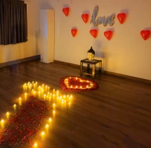 decorations Dreamy Rose Petals and Love Surprise Decor