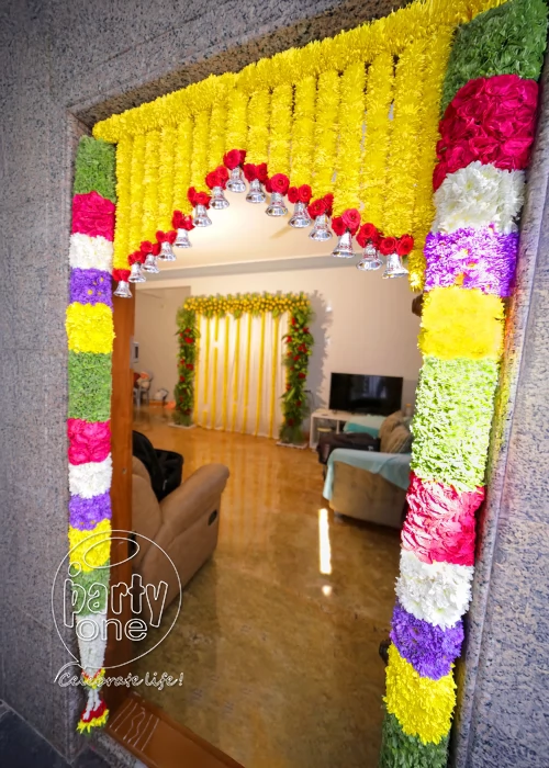 house warming services Traditional Entrance and Housewarming Decor