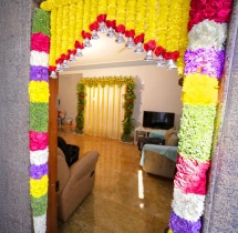 birthday Traditional Entrance and Housewarming Decor